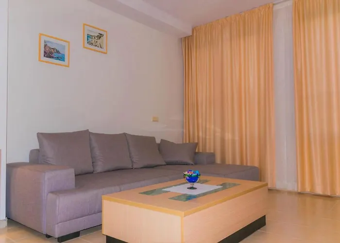 Life Resort- фемили Apartment