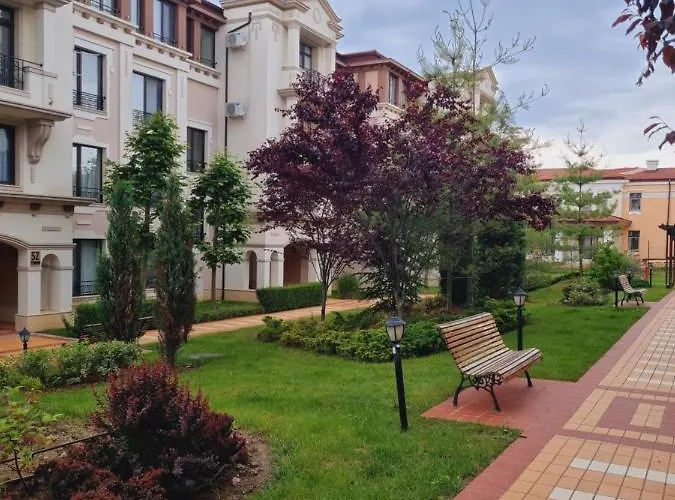 Life Resort- фемили Apartment *