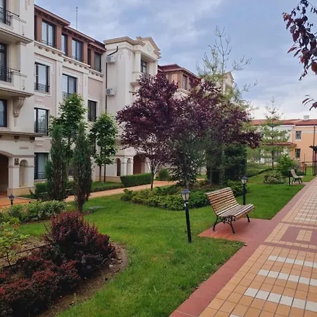 Life Resort- фемили Apartment *
